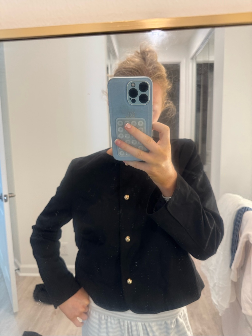 H&M Black Cropped Blazer with Gold Buttons - Picture 2 of 3
